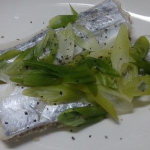 太刀魚とﾈｷﾞの塩麹蒸し(鱈でもok)
